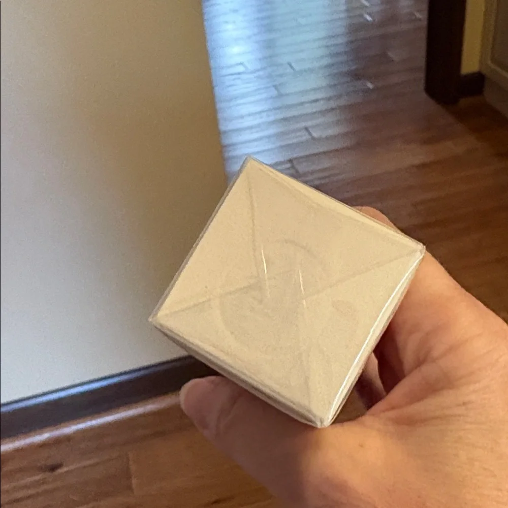 Monat Rejuvenique Oil - Picture 2 of 3